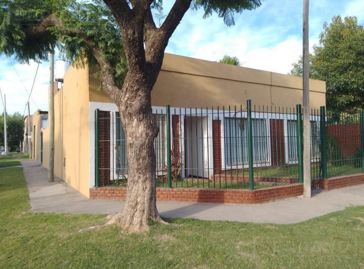 Casa · 100m² · 3 Dormitorios · 2 Cocheras