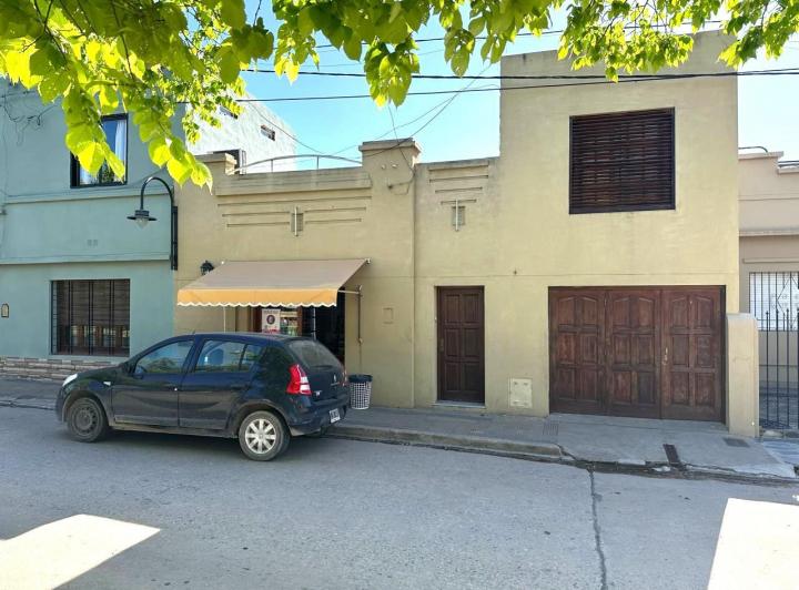 Casa · 185m² · 6 Ambientes · 1 Cochera