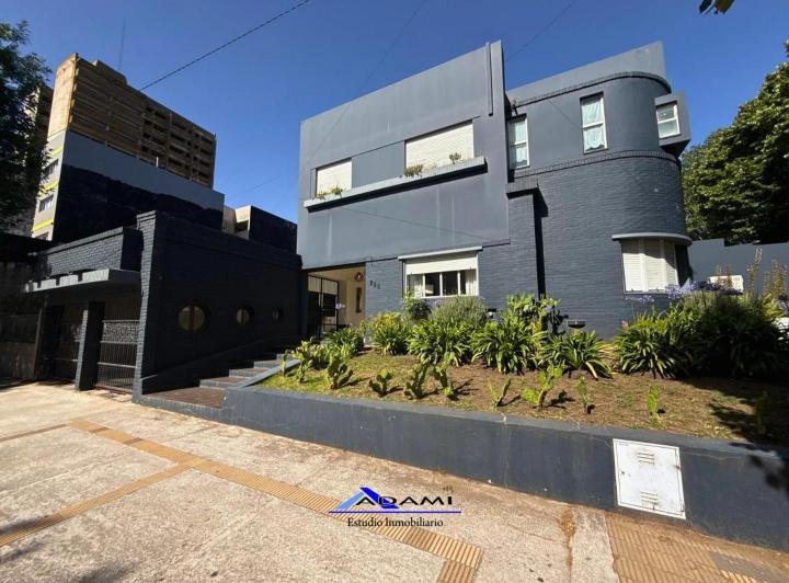 Casa · 269m² · 7 Ambientes · 2 Cocheras