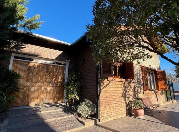 Casa · 155m² · 6 Ambientes