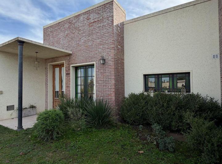 Casa · 175m² · 1 Ambiente · 1 Cochera