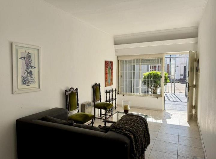 Casa · 82m² · 5 Ambientes · 1 Cochera