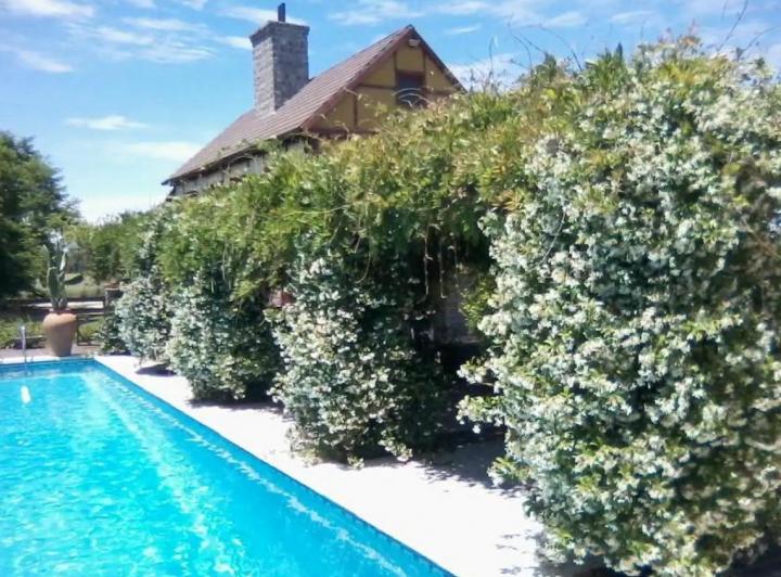 Quinta vacacional · 410m² · 6 Ambientes · 2 Cocheras