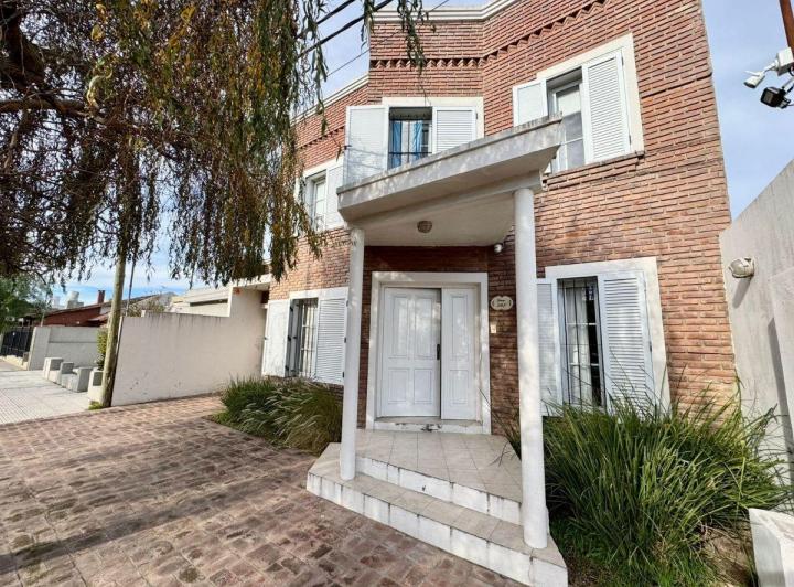 Casa · 150m² · 7 Ambientes · 1 Cochera