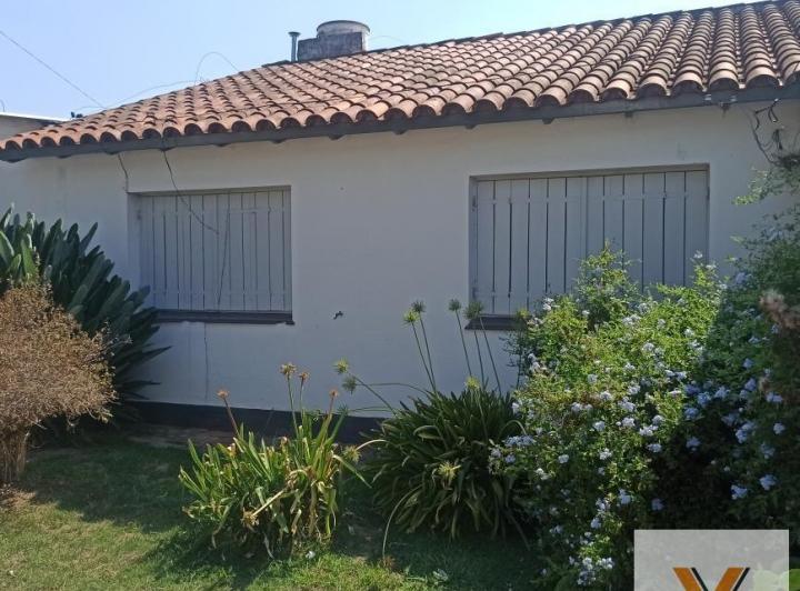 Casa · 200m² · 8 Ambientes · 1 Cochera
