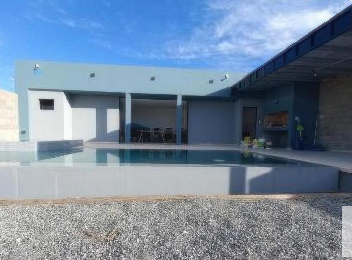 Casa · 77m² · 1 Ambiente · 2 Cocheras