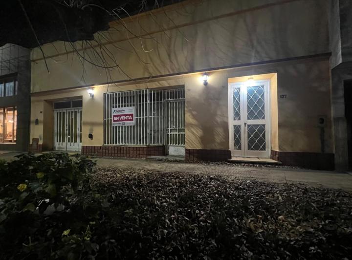 Casa · 237m² · 2 Dormitorios · 1 Cochera
