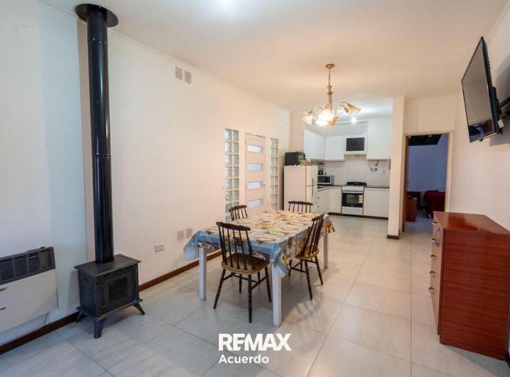 Casa · 190m² · 4 Ambientes · 3 Cocheras
