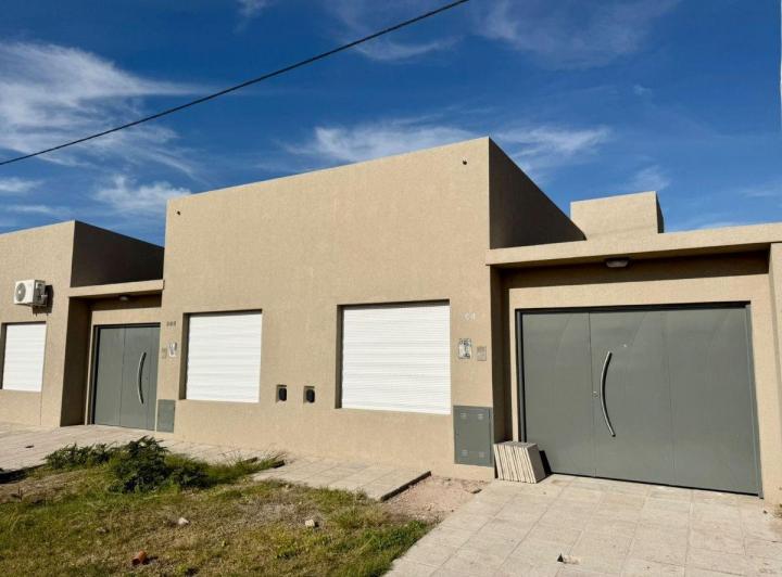Casa · 70m² · 5 Ambientes · 1 Cochera