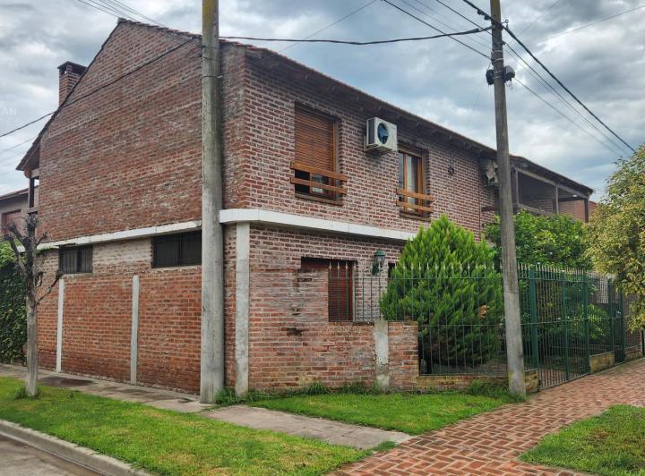 Casa · 165m² · 5 Ambientes · 1 Cochera
