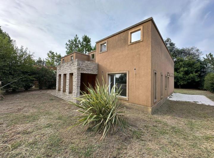 Casa · 140m² · 4 Ambientes
