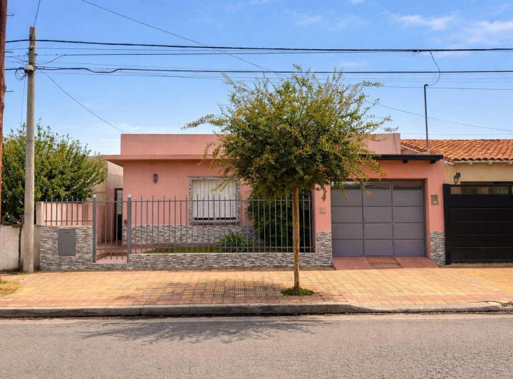 Casa · 164m² · 3 Dormitorios · 1 Cochera