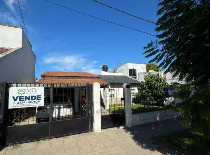 Casa · 180m² · 6 Ambientes