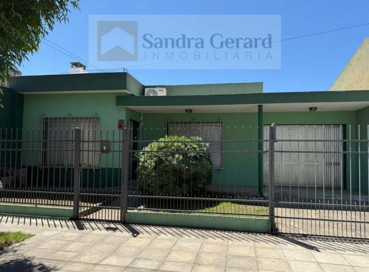 Casa · 262m² · 4 Ambientes · 3 Cocheras