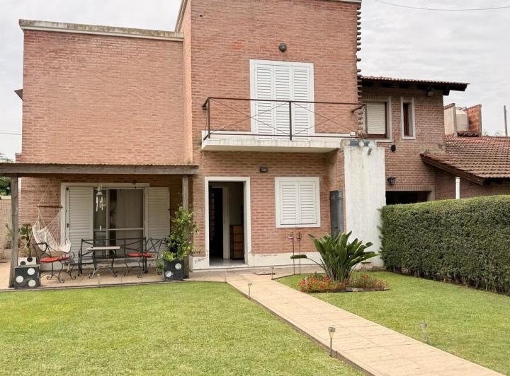 Casa · 226m² · 5 Ambientes · 1 Cochera