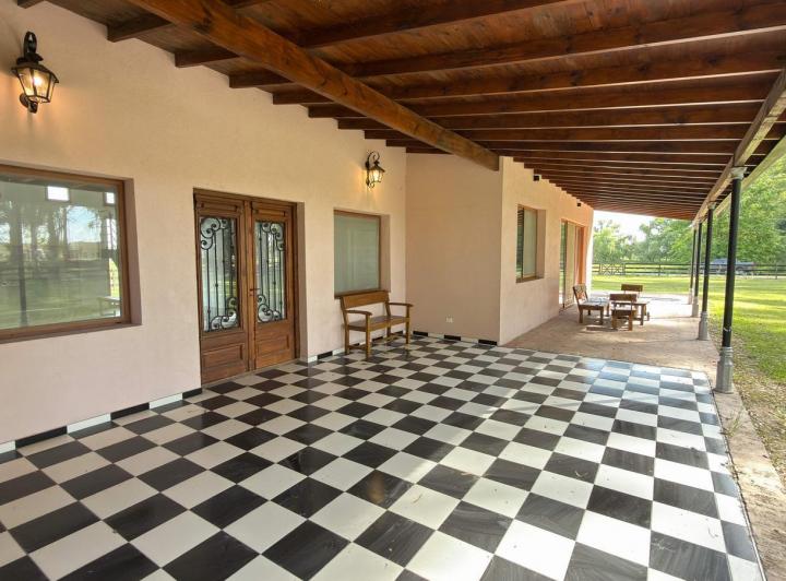 Casa · 310m² · 10 Ambientes
