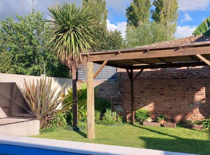Casa · 90m² · 5 Ambientes · 1 Cochera