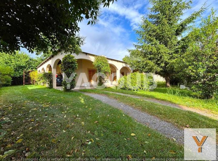 Casa · 140m² · 3 Ambientes · 2 Cocheras