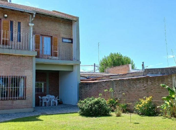 Casa · 250m² · 6 Ambientes · 1 Cochera