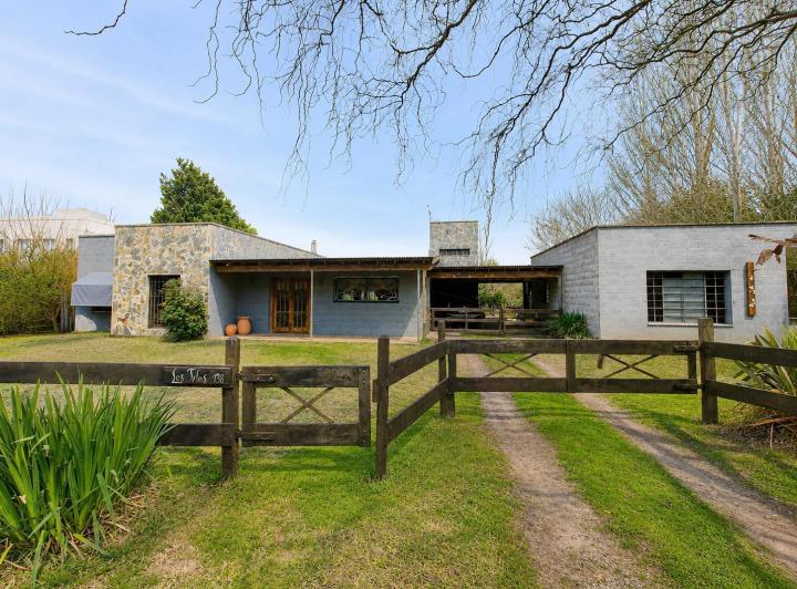 Casa · 180m² · 5 Ambientes · 2 Cocheras