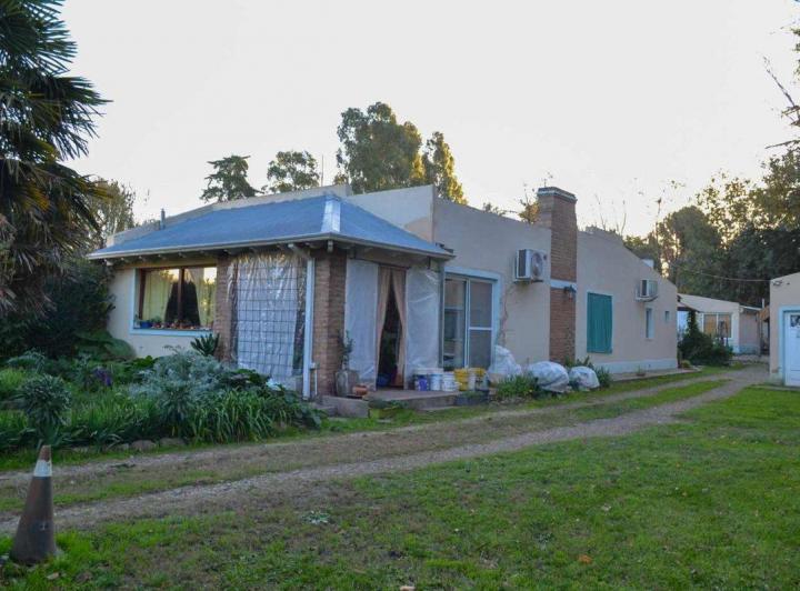 Casa · 220m² · 5 Ambientes · 2 Cocheras