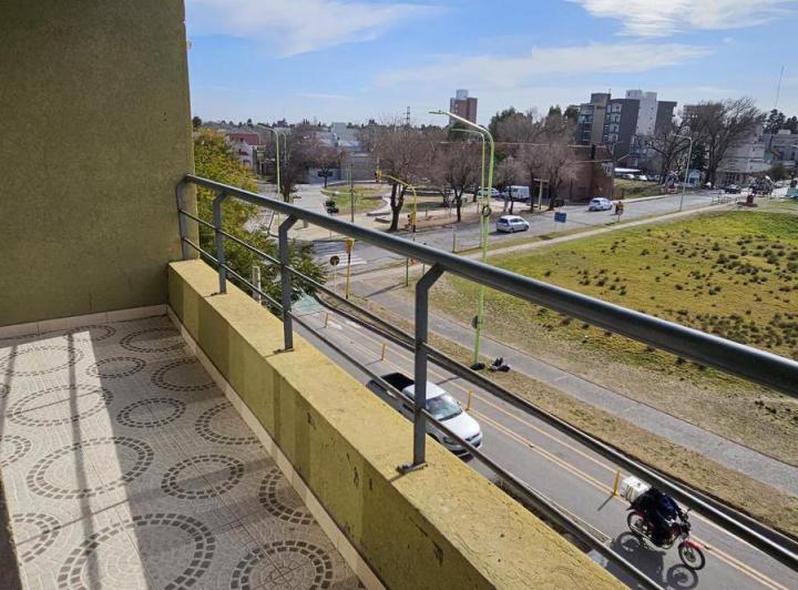 Departamento · 76m² · 4 Ambientes · 1 Cochera