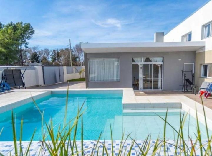 Casa · 150m² · 6 Ambientes · 1 Cochera