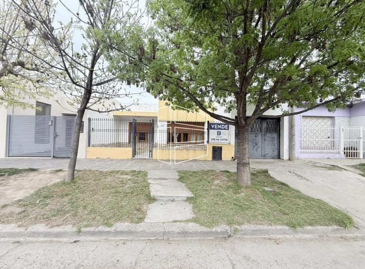 Casa · 250m² · 6 Ambientes · 1 Cochera