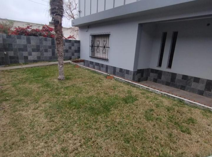 Casa · 213m² · 8 Ambientes · 3 Cocheras