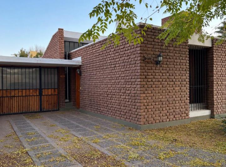 Casa · 130m² · 3 Dormitorios