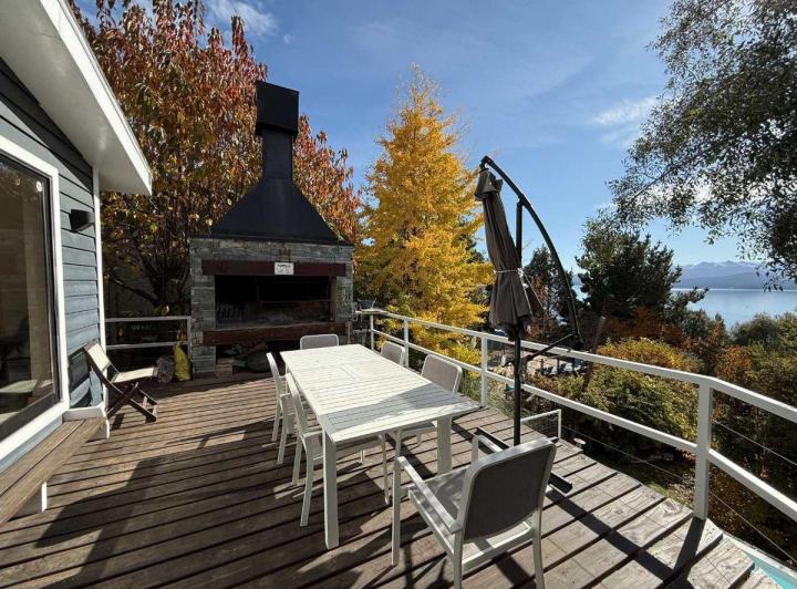 Casa · 397m² · 8 Ambientes · 1 Cochera