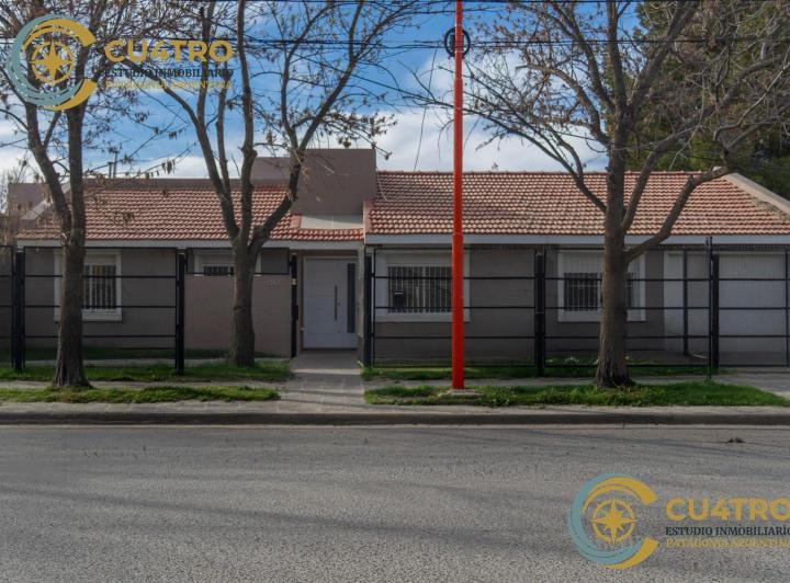 Casa · 540m² · 6 Ambientes · 2 Cocheras