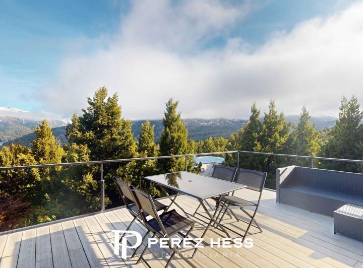 Casa · 200m² · 7 Ambientes · 2 Cocheras
