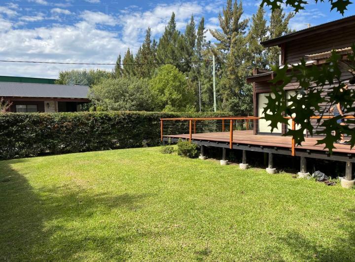 Casa · 60m² · 3 Ambientes · 3 Cocheras
