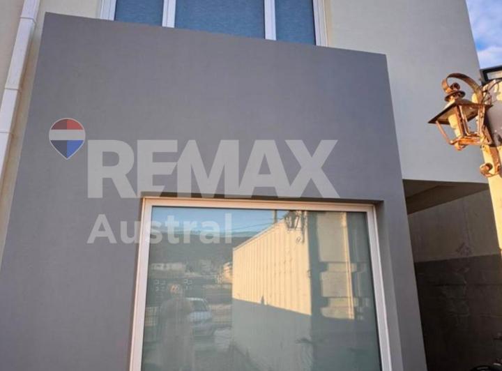 Casa · 190m² · 8 Ambientes · 1 Cochera