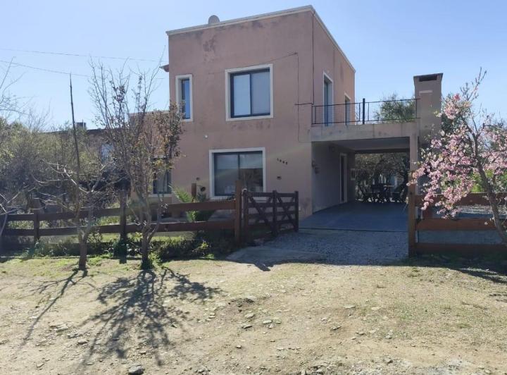 Casa · 291m² · 7 Ambientes · 4 Cocheras