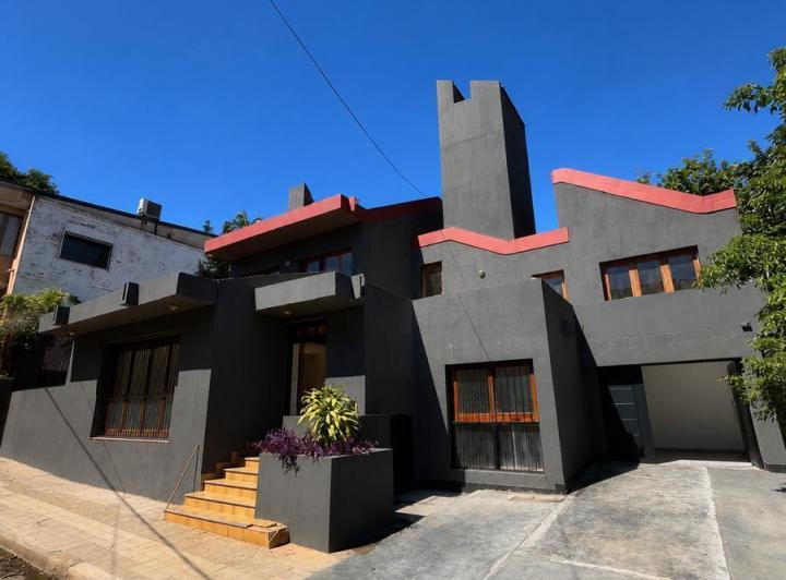 Casa · 188m² · 5 Ambientes · 1 Cochera