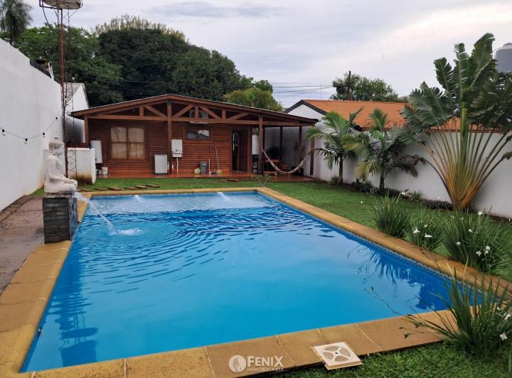 Casa · 380m² · 3 Ambientes · 2 Cocheras