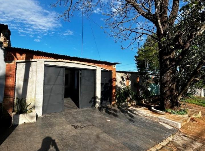 Casa · 90m² · 5 Ambientes · 1 Cochera
