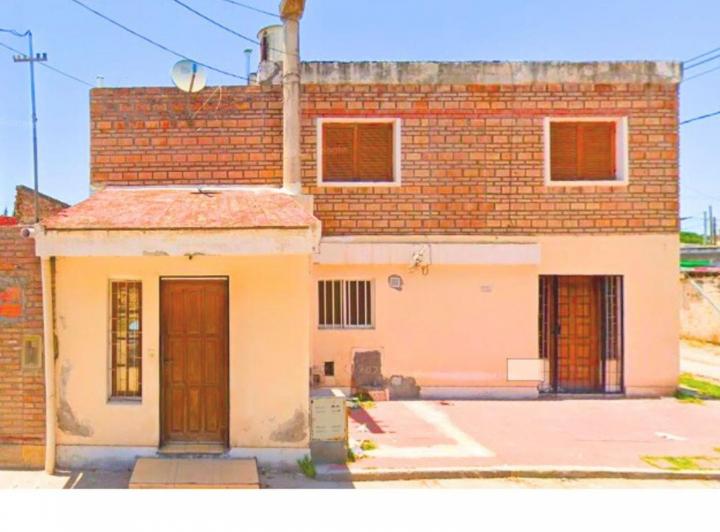 Casa · 110m² · 5 Ambientes · 1 Cochera