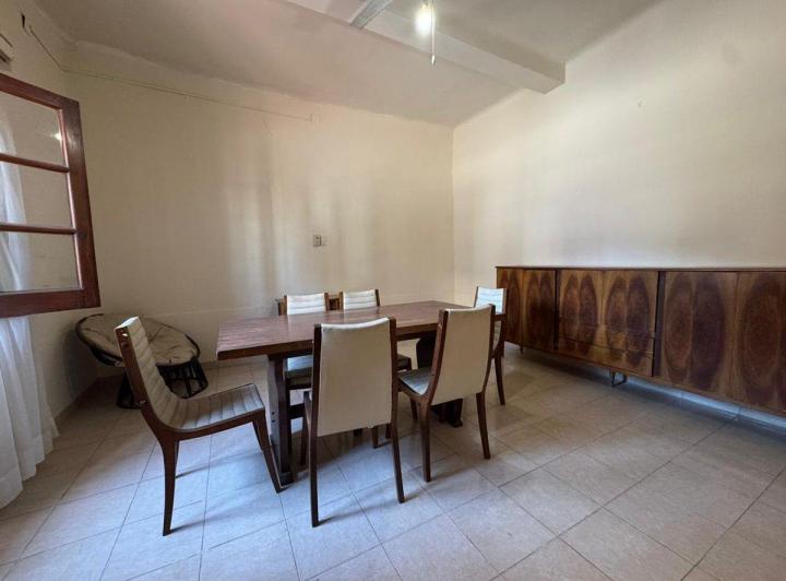 Casa · 220m² · 7 Ambientes · 2 Cocheras
