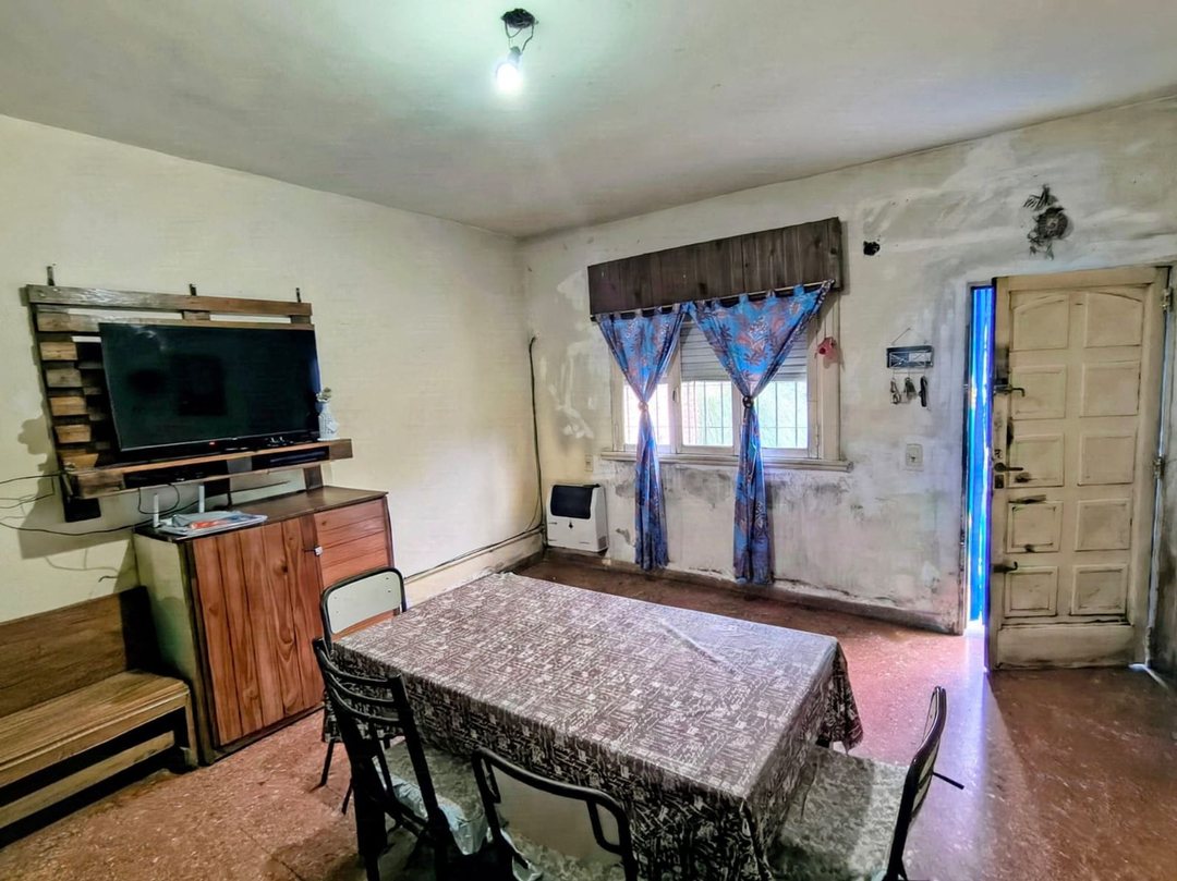 VENTA-CASA 3 AMBIENTES C/COCHERA- ISIDRO CASANOVA