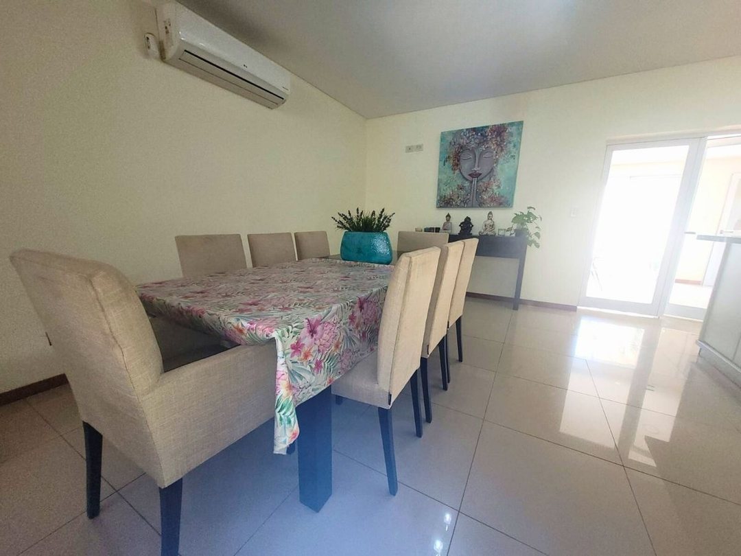 CASA 4 AMB. VENTA  SAN JUSTO CON  COCHERA PILETA