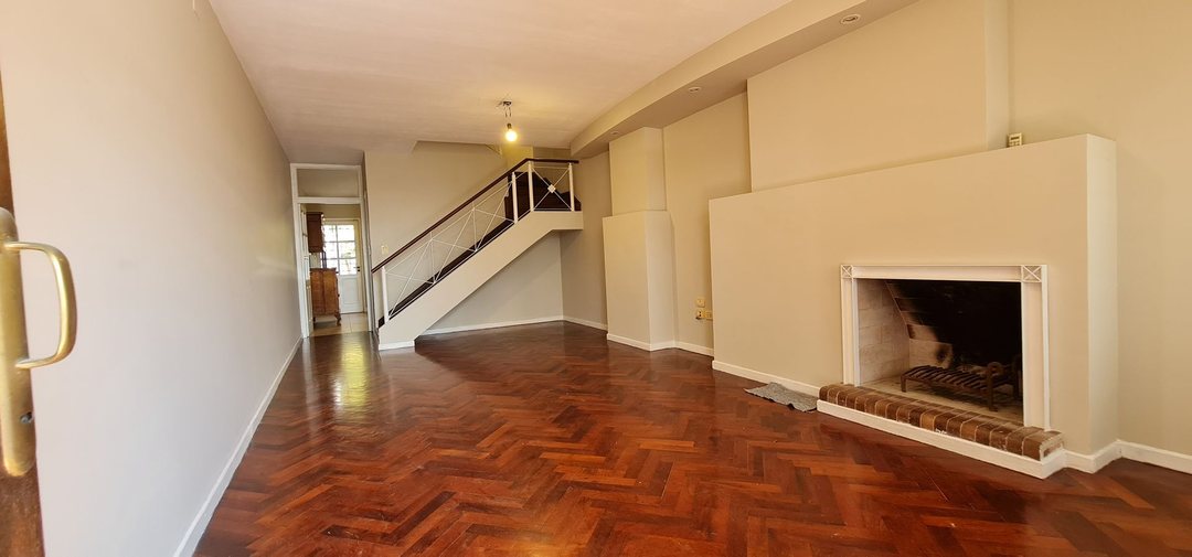 VENTA CASA TIPO TRIPLEX 4 AMBIENTES QUILMES CENTRO