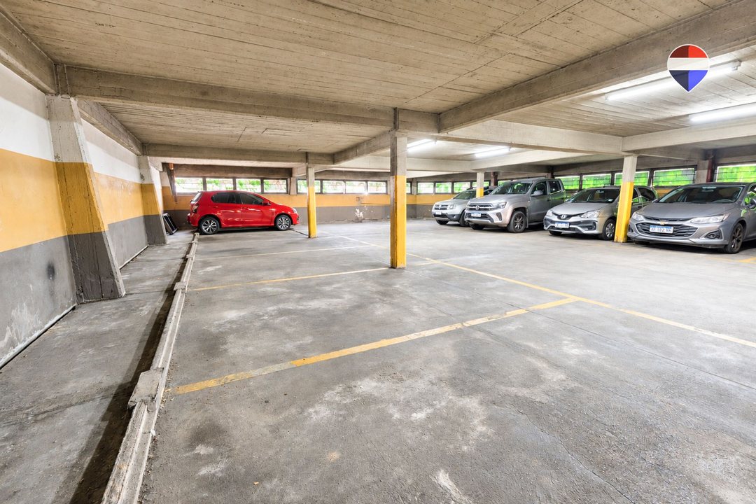 VENTA DE COCHERA PLANTA BAJA AVENIDA MITRE