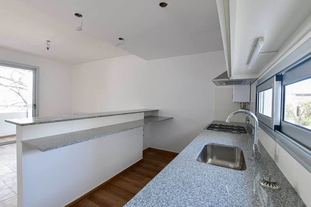 Depto 1 dormi baño en suite c/ cochera y toilete