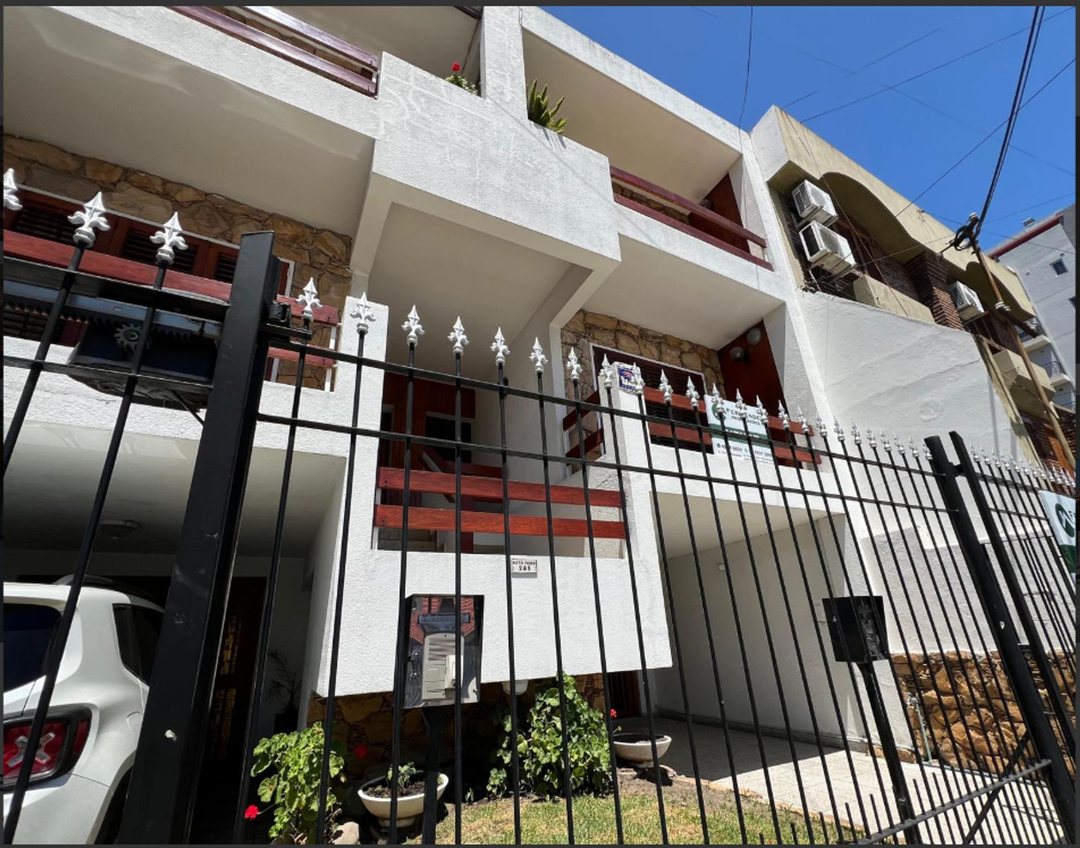 VENTA | TRÍPLEX 4 AMBIENTES CON TERRAZA – WILDE CE