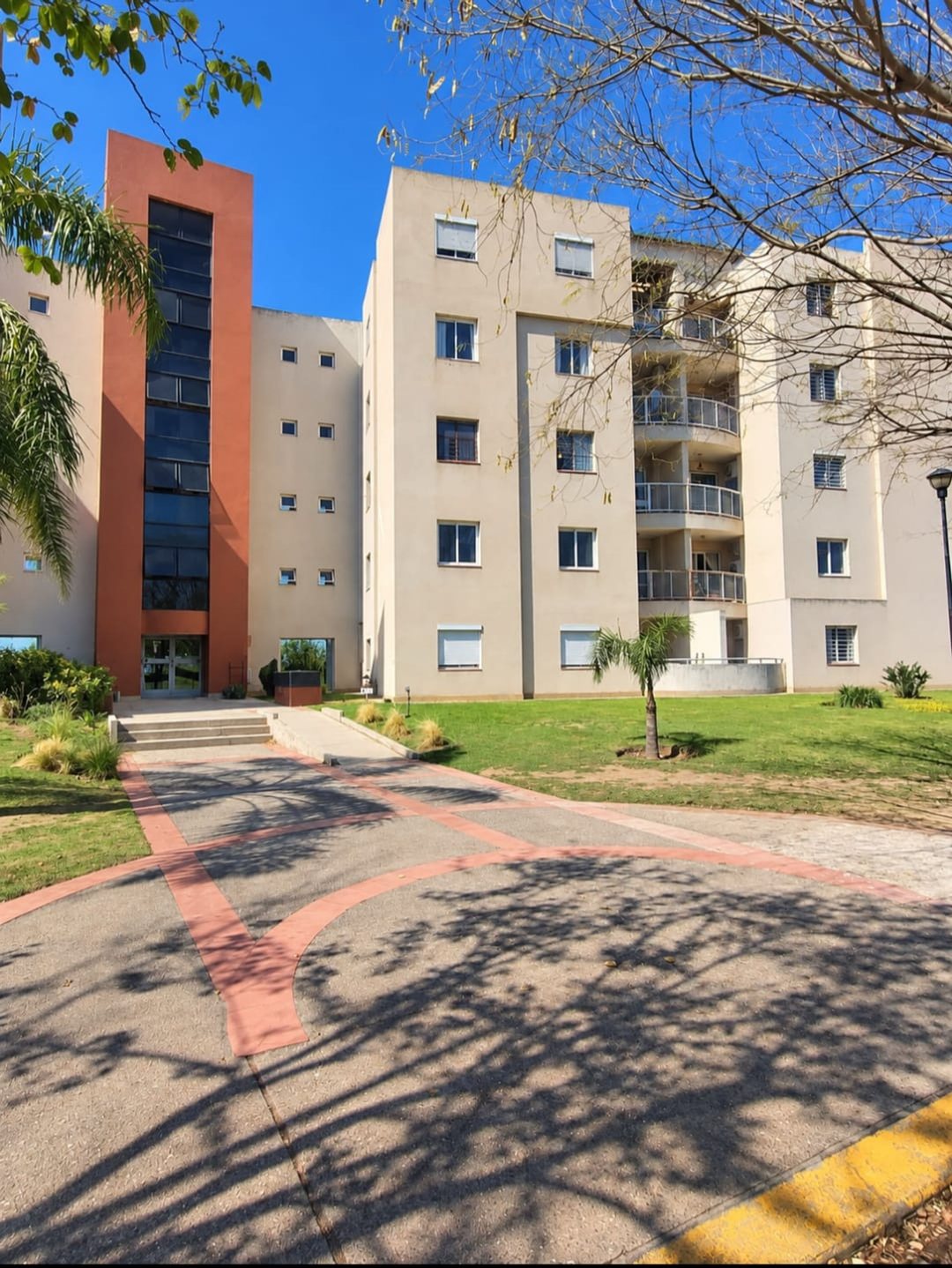 VENTA DEPTO 3 DORM Y BALCON. BALCONES DEL CHATEU