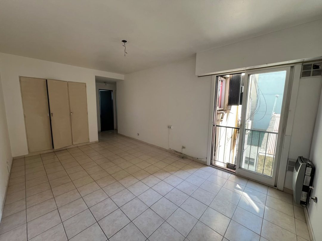 VENTA MONOAMBIENTE EN ALMAGRO CERCA HOSP. ITALIANO