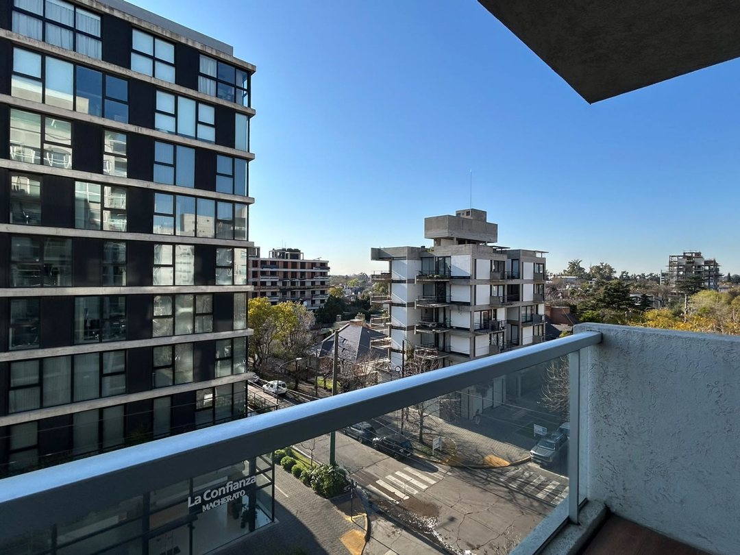 VENTA DEPTO 2 AMB C/ BALCÓN Y COCHERA ITUZAINGÓ